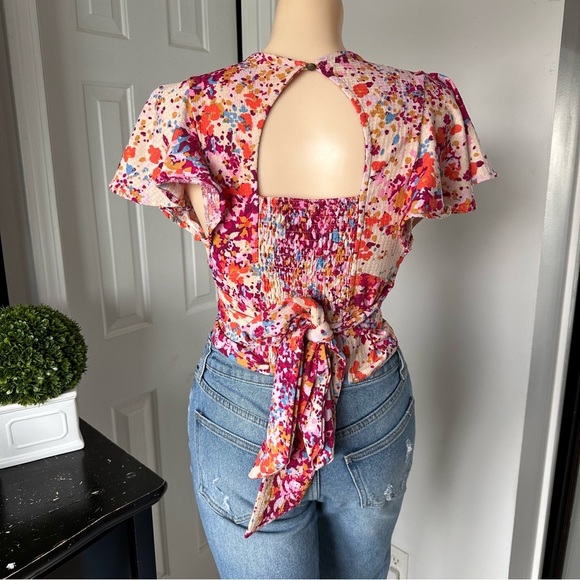 ANTHROPOLOGIE FLORAL FLUTTER SLEEVES CROPPED SMOCKED BLOUSE - Picture 10 of 13